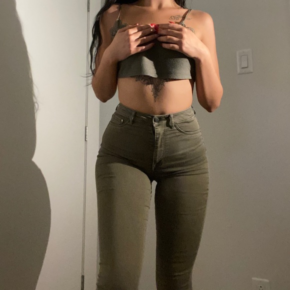 Green/kaki pants - Picture 1 of 4